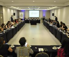Fomento Paraná recebe missão técnica de associações comerciais do Oeste do Estado