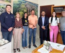 Em Mirador, o prefeito Fabiano Travain recebeu os diretores da Fomento Paraná