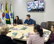 Reunião em Tuneiras do Oeste, com a equipe do prefeito Taketoshi (Bóia) Sakurada. 