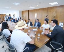 O governador Carlos Massa Ratinho Junior recebeu nesta terca-feira (12), o ministro do Turismo, Celso Sabino.
