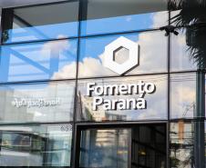 Fachada da sede da Fomento Paraná, em Curitiba