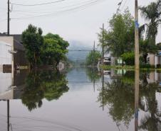 Alagamento em área urbana de município paranaense