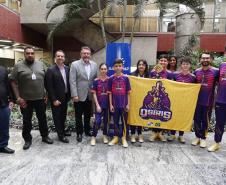 Equipe Osíris é recebida pela direção da Sanepar