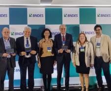 Grupo de entidades finalistas na categoria