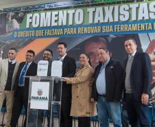 Governo do Paraná abre linha de crédito com juros subsidiados para taxistas renovarem frota