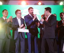 O governador Carlos Massa Ratinho Junior anunciou nesta quarta (11) em Brasília, na reunião de encerramento da Frente Parlamentar da Agropecuária (FPA), a criação do FIAGRO FIDC PARANA I