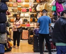 Comércio, pequenos negócios, loja de malas e bolsas
