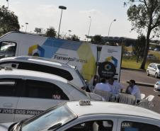 Taxistas que prestam serviços no Aeroporto Internacional Afonso Pena, em São José dos Pinhais, agora podem conhecer e contratar uma operação de crédito da linha Banco do Empreendedor Taxistas, da Fomento Paraná.