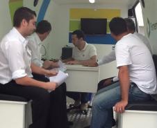 Taxistas que prestam serviços no Aeroporto Internacional Afonso Pena, em São José dos Pinhais, agora podem conhecer e contratar uma operação de crédito da linha Banco do Empreendedor Taxistas, da Fomento Paraná.
 

