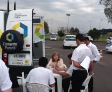 Taxistas que prestam serviços no Aeroporto Internacional Afonso Pena, em São José dos Pinhais, agora podem conhecer e contratar uma operação de crédito da linha Banco do Empreendedor Taxistas, da Fomento Paraná.
 
