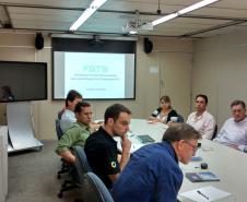 A equipe da Fomento Paraná realizou nesta segunda-feira (17) um workshop com técnicos do Paranacidade sobre a operacionalização da linha de crédito FGTS – Pró Transporte, destinada exclusivamente a contratações junto ao setor público.