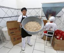 Jessé de Sales, encarregado de produção da fábrica de biscoitos Saboritos, em Conselheiro Mairinck/PR.