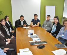 A Fomento Paraná convocou sete novos colaboradores aprovados no concurso público de 2013. Os novos funcionários foram recebidos pelo presidente da instituição, Juraci Barbosa, e concluíram nesta quinta-feira (17) o processo de integração à empresa. 