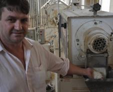 A produção de arroz da Cooperativa de Comercialização e Reforma Agrária Avante (Coana), que reúne 1.300 famílias cooperadas em Querência do Norte, no Noroeste do Paraná, deve dobrar nos próximos anos. O incremento da produção está sendo viabilizado por meio de um financiamento concedido em julho de 2013 pela Fomento Paraná.
