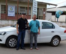 O motorista de táxi Renato Mol, morador de Quitandinha, na Região Metropolitana de Curitiba, acaba de adquirir um veículo Volkswagen Voyage 1.0, financiado pela linha de crédito Banco do Empreendedor - Taxistas, da Fomento Paraná.
