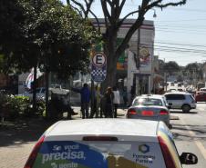 Técnicos da Fomento Paraná estão percorrendo a região metropolitana de Curitiba (RMC) para divulgar as linhas de crédito de baixo custo disponibilizadas pela instituição para apoiar empreendedores. Na manhã desta quinta-feira (7), a equipe esteve em Campo Largo, onde se reuniram com representantes da Associação Comercial e Industrial de Campo Largo e com taxistas