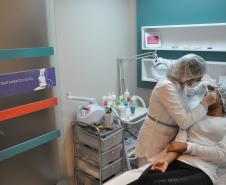 Financiamento que viabilizou a instalação do primeiro espaço dedicado somente a tratamentos faciais de Curitiba já gera lucros. E o empreendedor já contratou mais duas pessoas para atender à clientela, que não para de crescer.