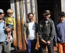 A família de Irene Giteski Ferreira, agricultora de Porto Barreiro, financiou duas vacas pelo Paraná Juro Zero, da Fomento Paraná.