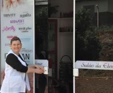 Elenir Mognon, empreendedora de Porto Barreiro, financiou equipamento do salão de beleza na Fomento Paraná.