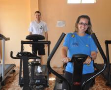 Milhares de pequenos negócios cresceram e se fortaleceram no Estado, nos últimos quatro anos, com apoio da Fomento Paraná. Um exemplo é o dos profissionais de educação física Rodrigo e Francielle Gelinski, da academia Top Fitness, de General Carneiro.
