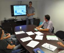 Novos agentes de Curitiba, Carlópolis, Mangueirinha, Quatro Barras e Santo Antônio da Platina participam de uma turma especial de treinamento nesta semana na sede da Fomento Paraná.