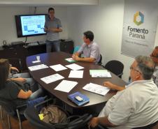 Novos agentes de Curitiba, Carlópolis, Mangueirinha, Quatro Barras e Santo Antônio da Platina participam de uma turma especial de treinamento nesta semana na sede da Fomento Paraná.