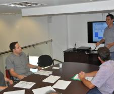 Novos agentes de Curitiba, Carlópolis, Mangueirinha, Quatro Barras e Santo Antônio da Platina participam de uma turma especial de treinamento nesta semana na sede da Fomento Paraná.