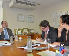 O presidente da Fomento Paraná, Juraci Barbosa, reuniu-se nesta quarta-feira (1/4), com o secretário executivo da ABDE – Associação Brasileira de Desenvolvimento, Marco Antonio Albuquerque de Araujo Lima, e a gerente técnico-operacional Cristiane Viturino. 