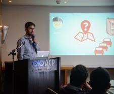 Os jovens empreendedores Vitor Flores, Jefferson Jess, Ivan Chagas, Dan Queirolo e George Christofis Neto, que venceram as três categorias do concurso Minha Ideia Muda o Mundo, lançado pelo Conselho de Jovens Empresários da Associação Comercial do Paraná, receberam os prêmios individuais em evento realizado nesta terça (7/4). A Fomento Paraná é uma das patrocinadoras deste concurso.