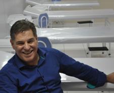 O empresário curitibano Rubens Fava abriu uma filial da instituição de ensino superior à distância Unopar em Curitiba há dois anos. Para ampliar o atendimento aos estudantes, Fava decidiu procurar um local maior e mais adequado. Para isso, ele buscou crédito na Fomento Paraná, instituição financeira de desenvolvimento do Governo do Estado. 