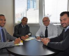 O vereador Givanildo Silva (Gilgera), de Colombo, na região metropolitana de Curitiba, fez uma visita à Fomento Paraná, nesta terça-feira (19), para conhecer melhor a instituição e obter informações sobre financiamento para construção de uma pista de skate. 