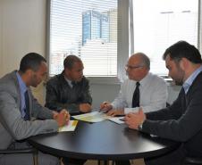 O vereador Givanildo Silva (Gilgera), de Colombo, na região metropolitana de Curitiba, fez uma visita à Fomento Paraná, nesta terça-feira (19), para conhecer melhor a instituição e obter informações sobre financiamento para construção de uma pista de skate. 