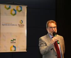 Estão abertas as inscrições para a primeira turma de 2015 do curso de capacitação de agentes de crédito da Fomento Paraná. O treinamento foi reformulado em parceria com o Sebrae e, no total, o passa a ter 96 horas/aula, com o objetivo de melhor preparar o agente de crédito para promover o desenvolvimento econômico regional. 