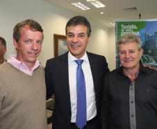 Governador Beto Richa anuncia a reabertura da linha de financiamento Banco do Empreendedor - Taxistas, da Fomento Paraná. 