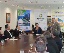 Governador Beto Richa anuncia a reabertura da linha de financiamento Banco do Empreendedor - Taxistas, da Fomento Paraná. 