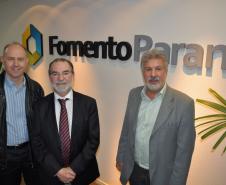 A Fomento Paraná recebeu uma visita do professor Mark Lokensgard, do centro de línguas da universidade norte-americana Saint Mary, de San Antonio, no Texas (EUA). Ele foi recebido pelo presidente, Juraci Barbosa, e pelo assessor Mário Figueiredo.