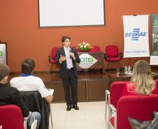 Fomento Paraná e Finep - Inovação e Pesquisa&#8203;, em parceria com a Associação Comercial e Empresarial de Toledo, reuniram empreendedores de Toledo e região para apresentar a linha de crédito Inovacred, destinada a apoiar projetos de inovação e desenvolvimento tecnológico.