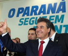Governador Beto Richa recebe prefeitos e autoriza obras de saneamento, libera recursos para a Saúde e homologa licitações para obras urbanas.Curitiba, 02/06/2015.