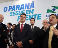 Governador Beto Richa recebe prefeitos e autoriza obras de saneamento, libera recursos para a Saúde e homologa licitações para obras urbanas.Curitiba, 02/06/2015.