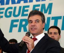 Governador Beto Richa recebe prefeitos e autoriza obras de saneamento, libera recursos para a Saúde e homologa licitações para obras urbanas.Curitiba, 02/06/2015.