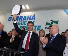 Governador Beto Richa recebe prefeitos e autoriza obras de saneamento, libera recursos para a Saúde e homologa licitações para obras urbanas.Curitiba, 02/06/2015.