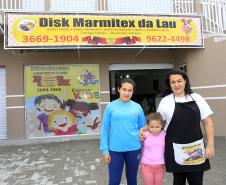 Laudicéia de Oliveira Andrade, proprietária do Disk Marmitex e restaurante Da Lau, em Pinhais-PR.