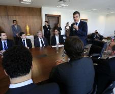 Governador Beto Richa autoriza e  homologa licitações de obras, serviços, compra de maquinários e equipamentos rodoviários para oito municípios: Arapoti, Colorado, Coronel Domingos Soares, Juranda, Mandaguaçu, Mariluz, Sulina e Terra Roxa