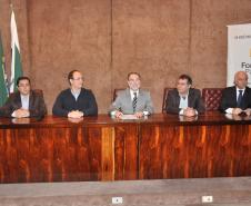 Representantes da Innovare Química do Brasil assinam contrato da linha Inovacred com a Fomento Paraná.
