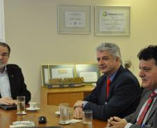 O presidente da Fomento Paraná, Juraci Barbosa, recebeu nesta quinta-feira (27) uma visita do novo gerente de filial do FGTS (Fundo de Garantia por Tempo de Serviço) na Caixa Econômica Federal em Curitiba, Paulo César Sartor.