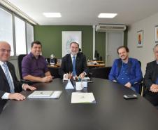 O prefeito de São Miguel do Iguaçu, Claudiomiro da Costa Dutra, assinou um contrato de financiamento com a Fomento Paraná, nesta terça-feira (15/9), para o projeto de recuperação estrutural do prédio do Paço Municipal Abel Bez Batti. Os recursos, no valor de R$ 1,05 milhão, são do Sistema de Financiamento aos Municípios (SFM).