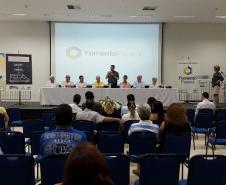 A Fomento Paraná está fazendo ações no litoral para promover a divulgação da linha de crédito Banco do Empreendedor - Transporte Escolar e Turismo e das ações da Operação Verão 2016 - Fomento Paraná. Nestq quinta-0feira, 24, o evento de lançamento foi realizado nas dependências do Sesc Caiobá.