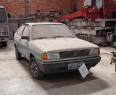 Automóvel  VW  Gol  1000,  a  gasolina,  ano  1994/1995,  cor  verde, Renavam 62.427232-0, chassi 9BWZZZ30ZRT129413, 50 cv, placa AEU-8414.  SID  nº  13.347.856-6.  
Obs.:  veículo  em  estado  ruim  de conservação.
Preço mínimo R$ 2.304,00 
