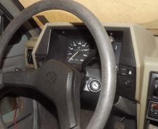 Automóvel  VW  Gol  1000,  a  gasolina,  ano  1994/1995,  cor verde, Renavam 62.427232-0, chassi 9BWZZZ30ZRT129413, 50 cv, placa AEU-8414.  SID  nº  13.347.856-6.  
Obs.:  veículo  em  estado  ruim  de conservação.
Preço mínimo R$ 2.304,00 