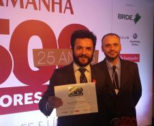 O diretor administrativo e financeiro, Heraldo Neves, participa da cerimônia de premiação do ranking empresarial Grandes Líderes - 500 Maiores do Sul, promovido pela revista Amanhã e realizado em Porto Alegre, na noite desta quinta-feira (5). A Fomento Paraná é primeiro lugar no ranking no quesito rentabilidade, entre empresas do setor financeiro, com 52,25% de rentabilidade sobre a receita líquida.